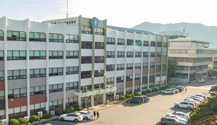 Donggang University